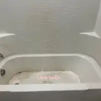 Cleaning detail bathtub